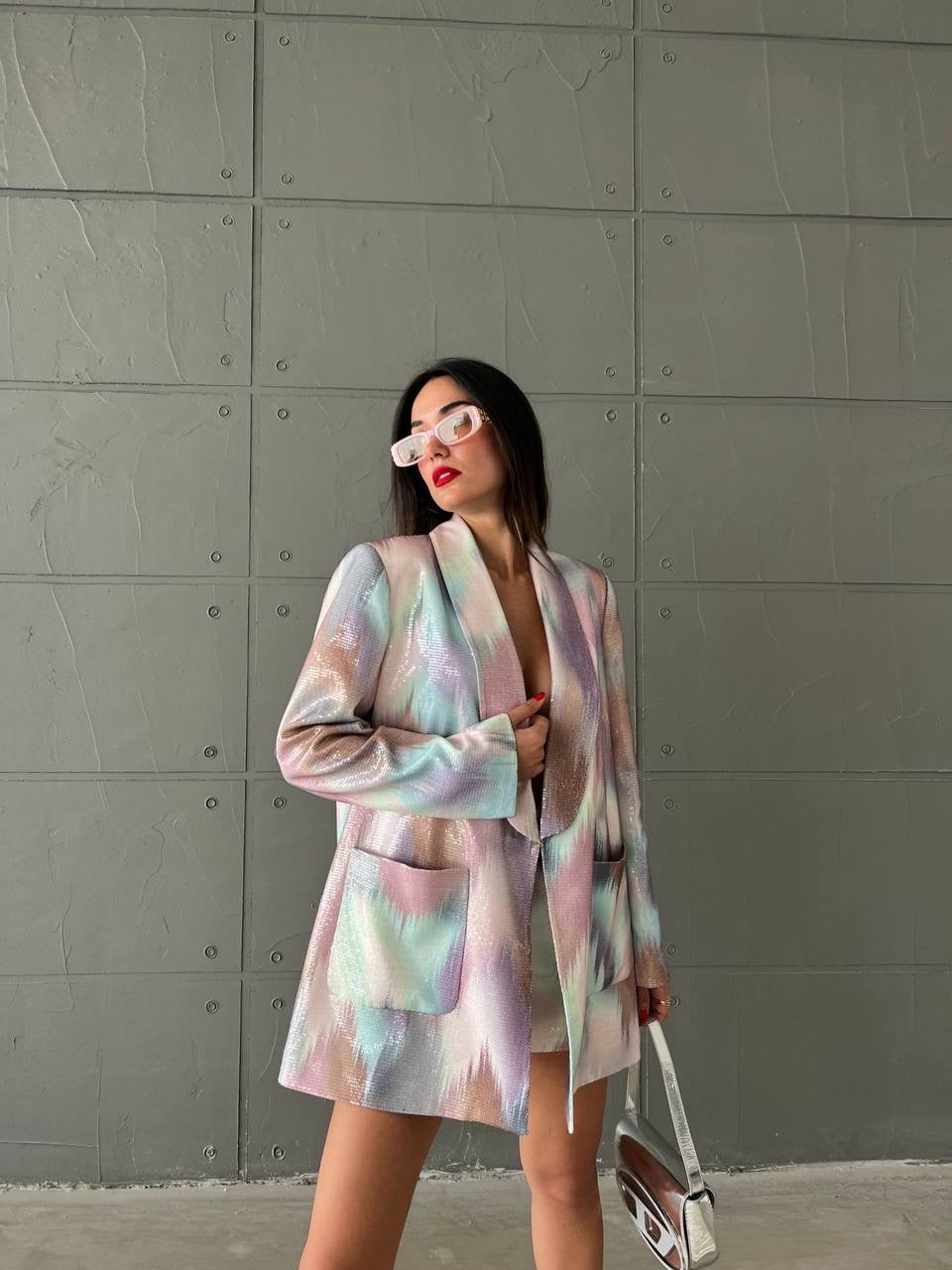 Дамски ефектен комплект сако и къса пола, преливащи пастелни цветове, с пайети, модел Elicia