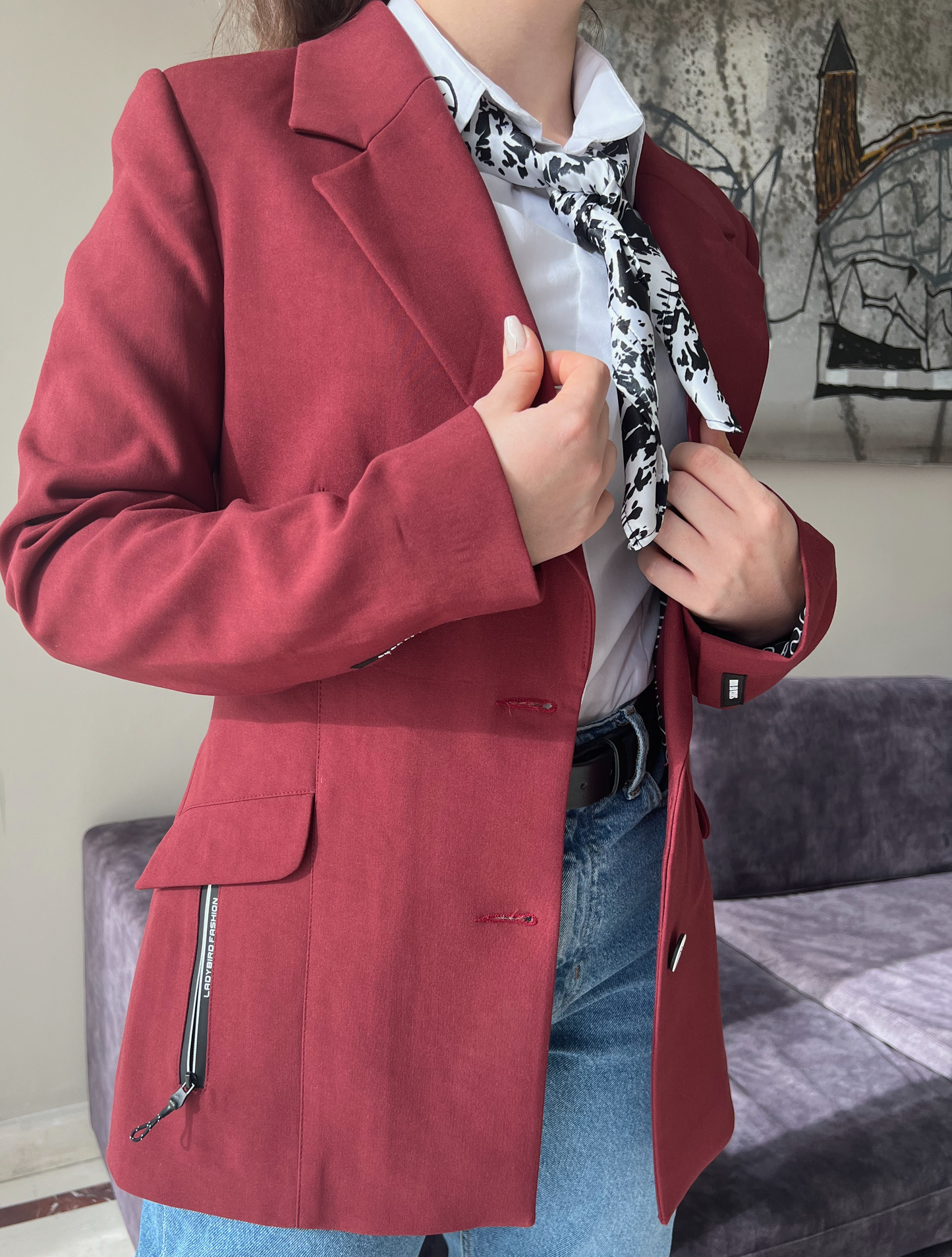 Дамско спортно-елегантно сако в цвят бордо, дълъг ръкав, с копчета и декоративни ципове/детайли, модел Elicia